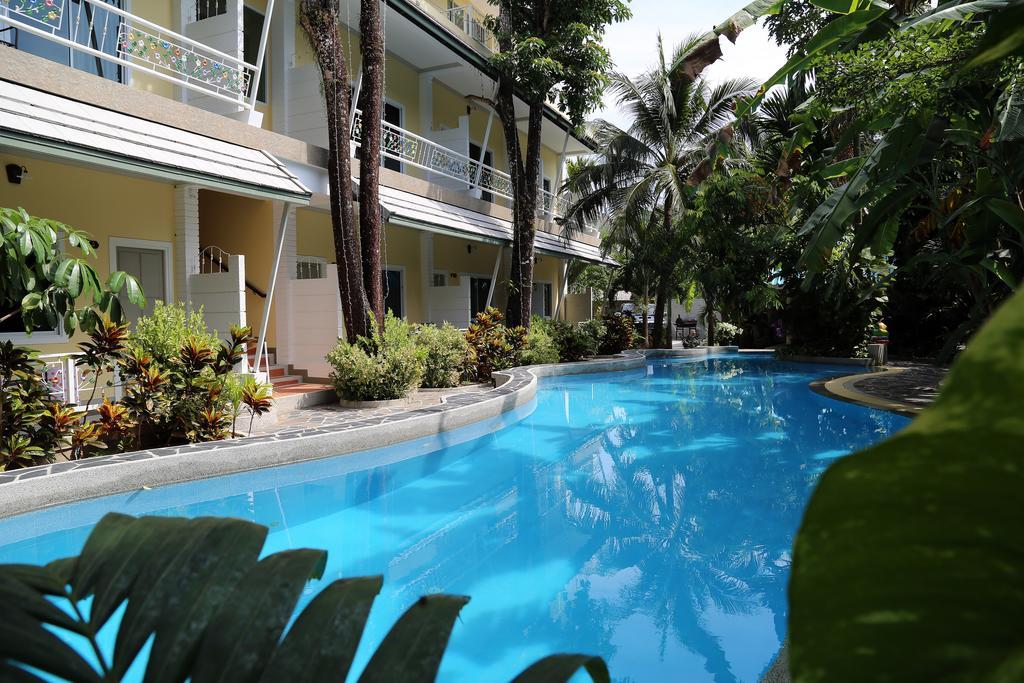 Naka Resort Kamala Beach Exteriör bild