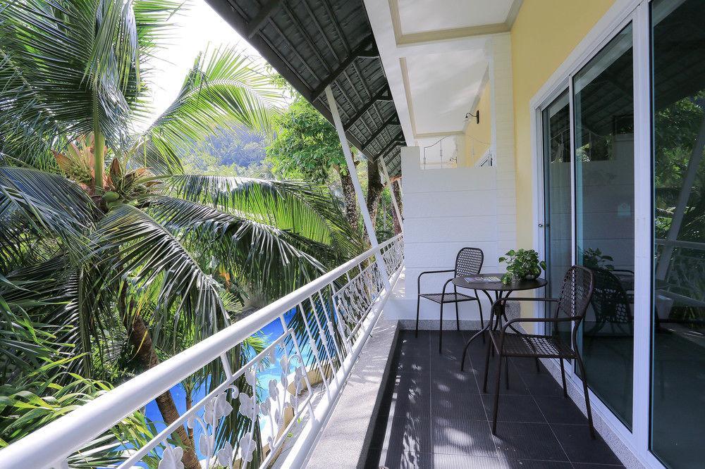 Naka Resort Kamala Beach Exteriör bild