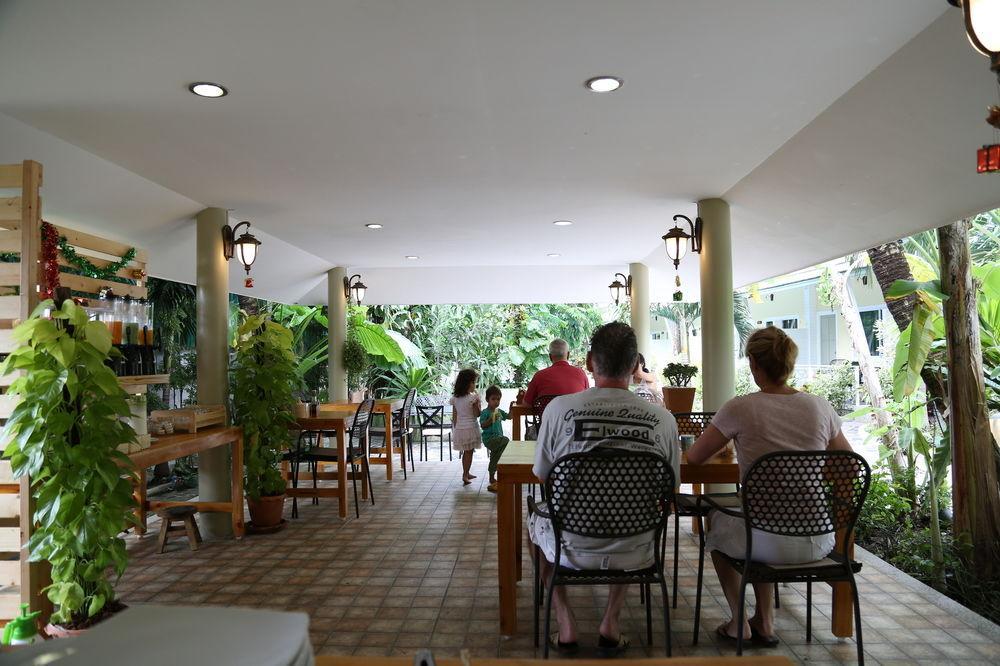 Naka Resort Kamala Beach Exteriör bild