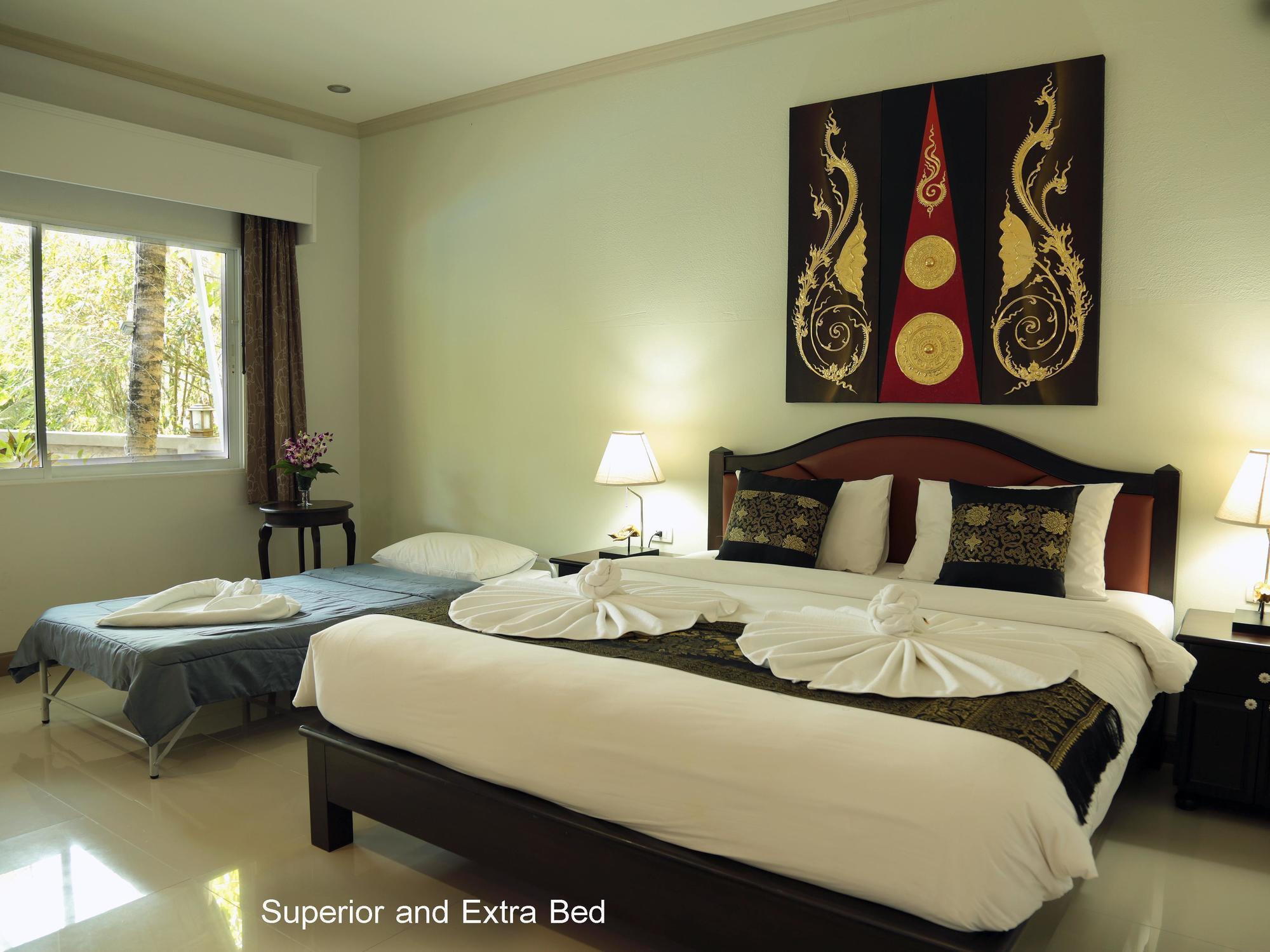 Naka Resort Kamala Beach Exteriör bild
