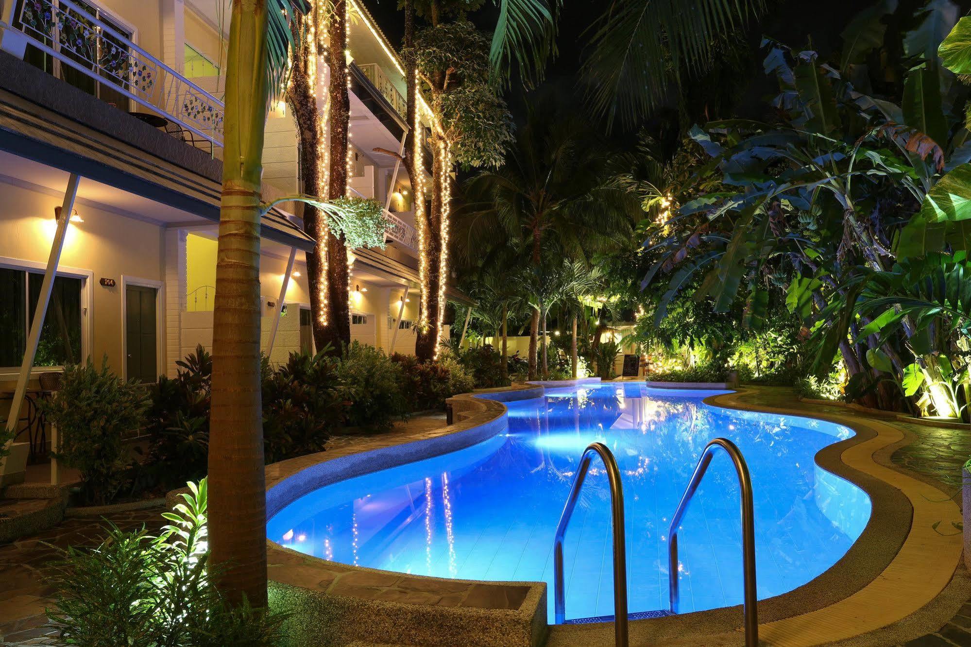 Naka Resort Kamala Beach Exteriör bild