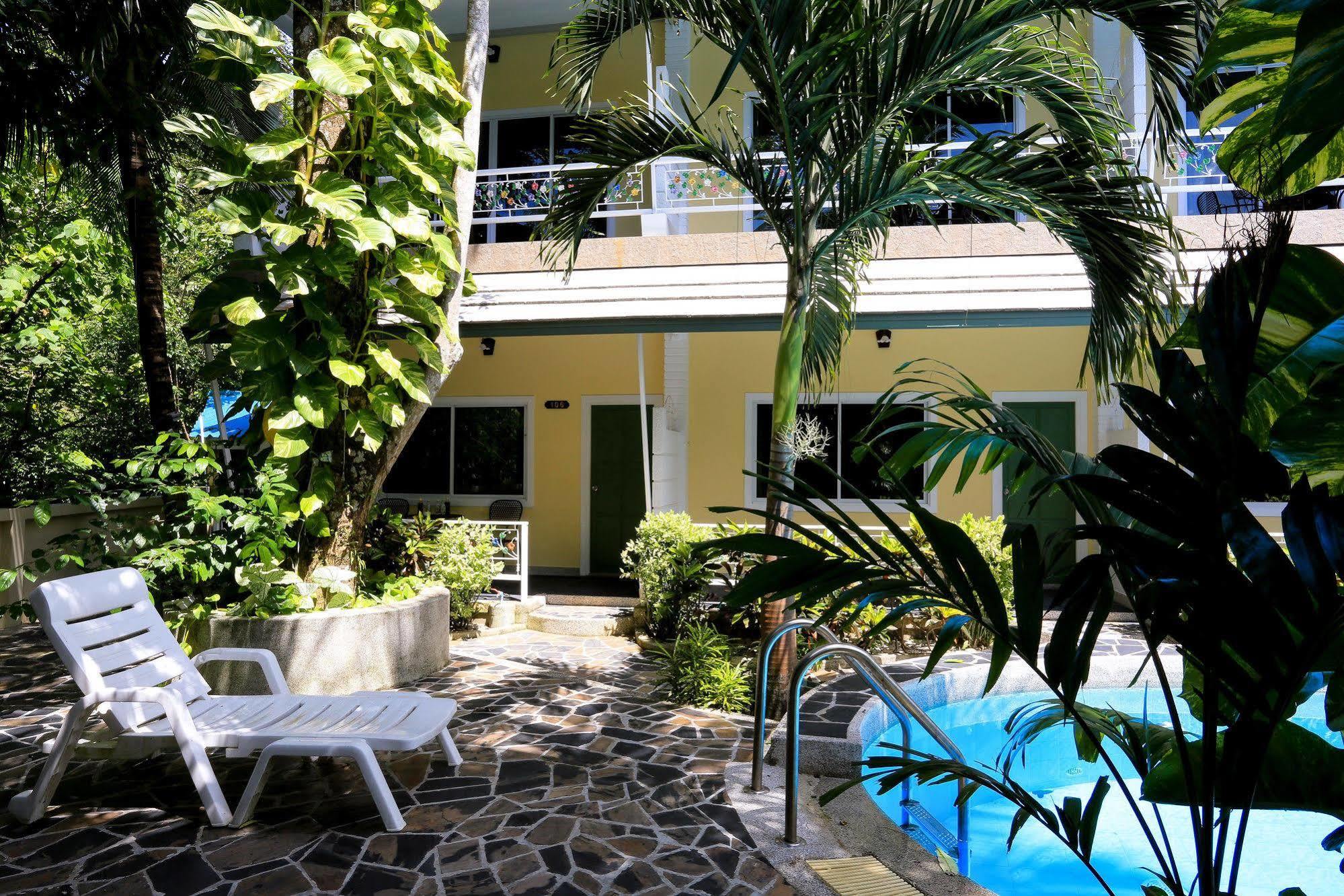 Naka Resort Kamala Beach Exteriör bild