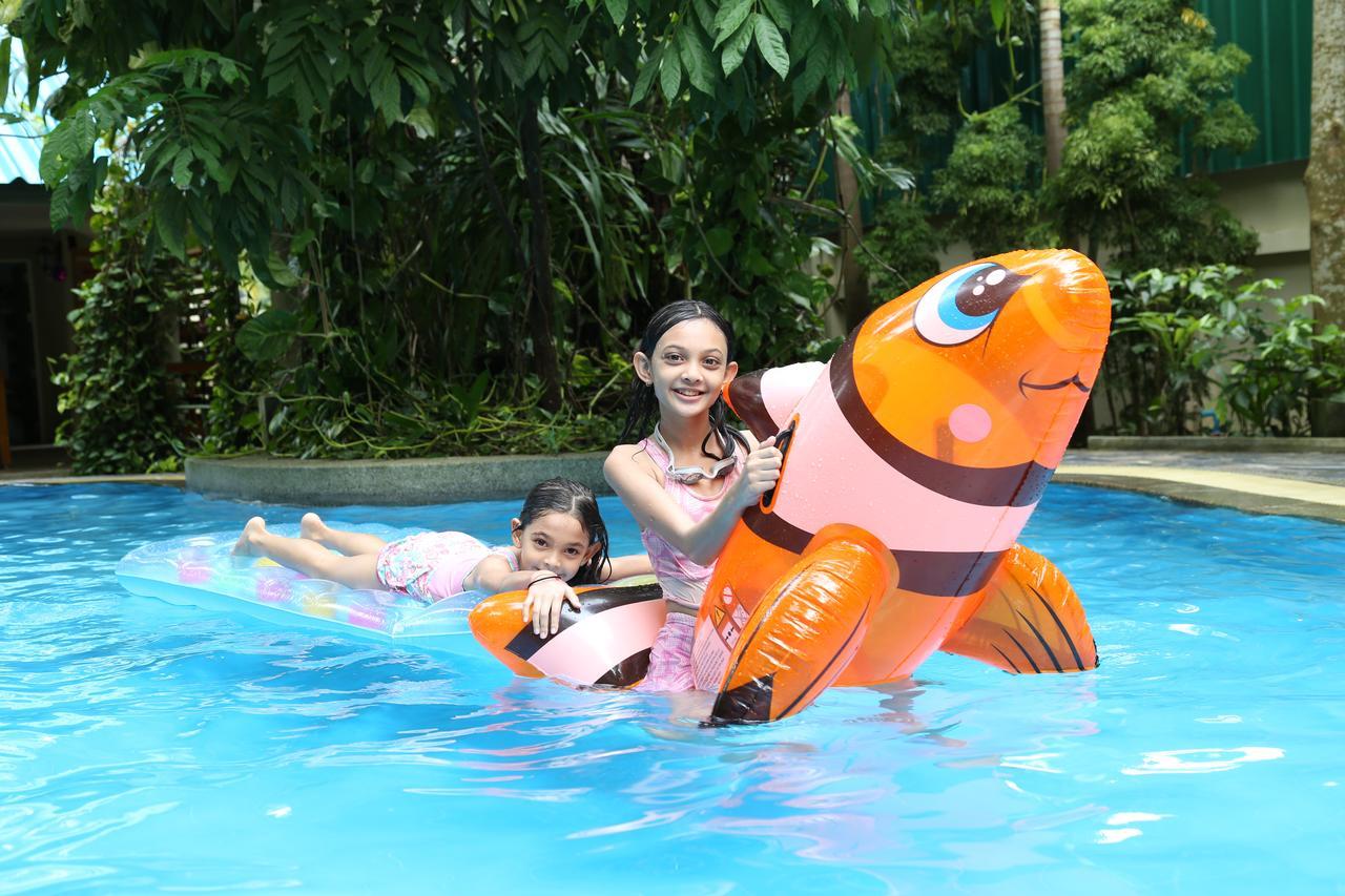 Naka Resort Kamala Beach Exteriör bild
